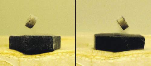 Meissner Effekt: En magnet sv�ver over en superleder